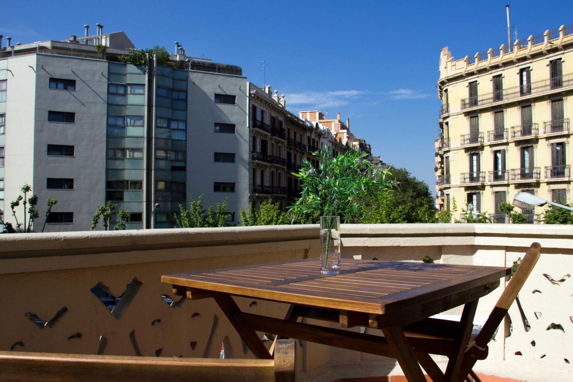 Hostalin Barcelona Diputación Exterior foto