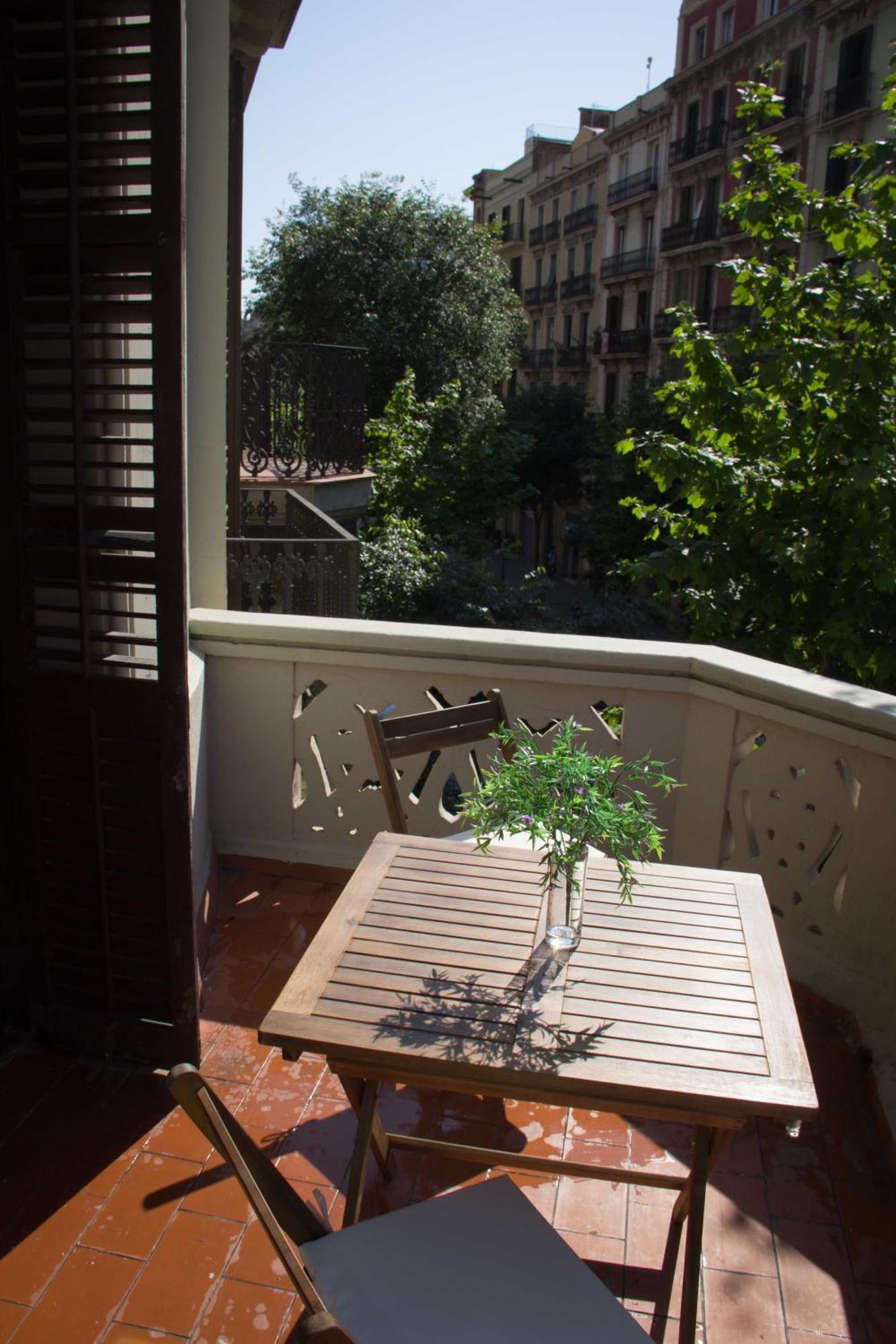 Hostalin Barcelona Diputación Exterior foto